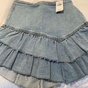 Brand New Hollister SZ 24 Jean Skirt